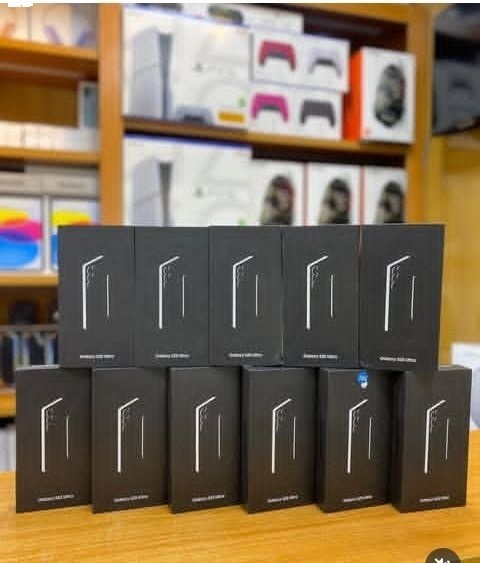 iPhone 16 Pro Max, iPhone 16 Pro, iPhone 16, Sony PS5, Samsung S25, iPhone 15, Apple Watch, iPad,